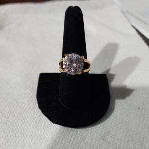 Elegant Gold Ring with Clear Stone